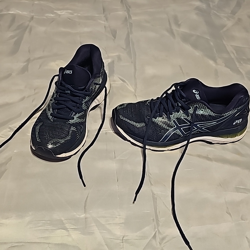 Women's Asics Gel Nimbus 20 sz 10